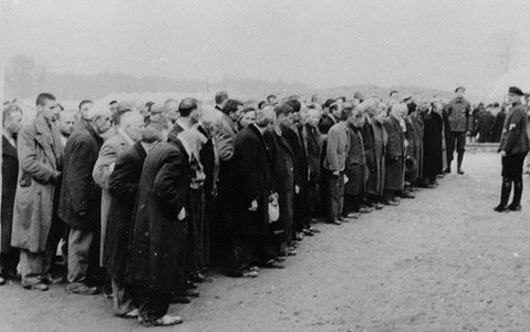 A new arrival
of Jews at
Buchenwald