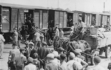 Transport of
Jews from Lodz to
Chelmo